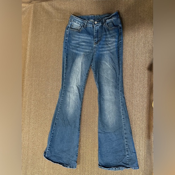 Denim - Flaired jeans